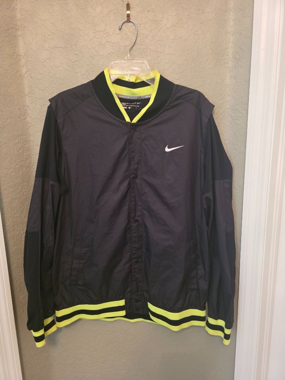 NIKE Golf Men's Black neon Yellow Button Front Performance Jacket L